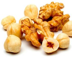 Noix et noisettes: bons pour le cholestérol