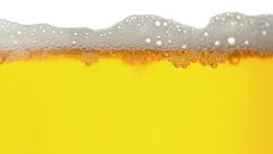 Bière sans alcool: bien plus avantageux chez Aldi et Lidl