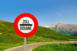 A la douane, il y a de quoi s’arracher les cheveux