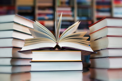 Des livres jusqu’à 90% plus chers qu’en France