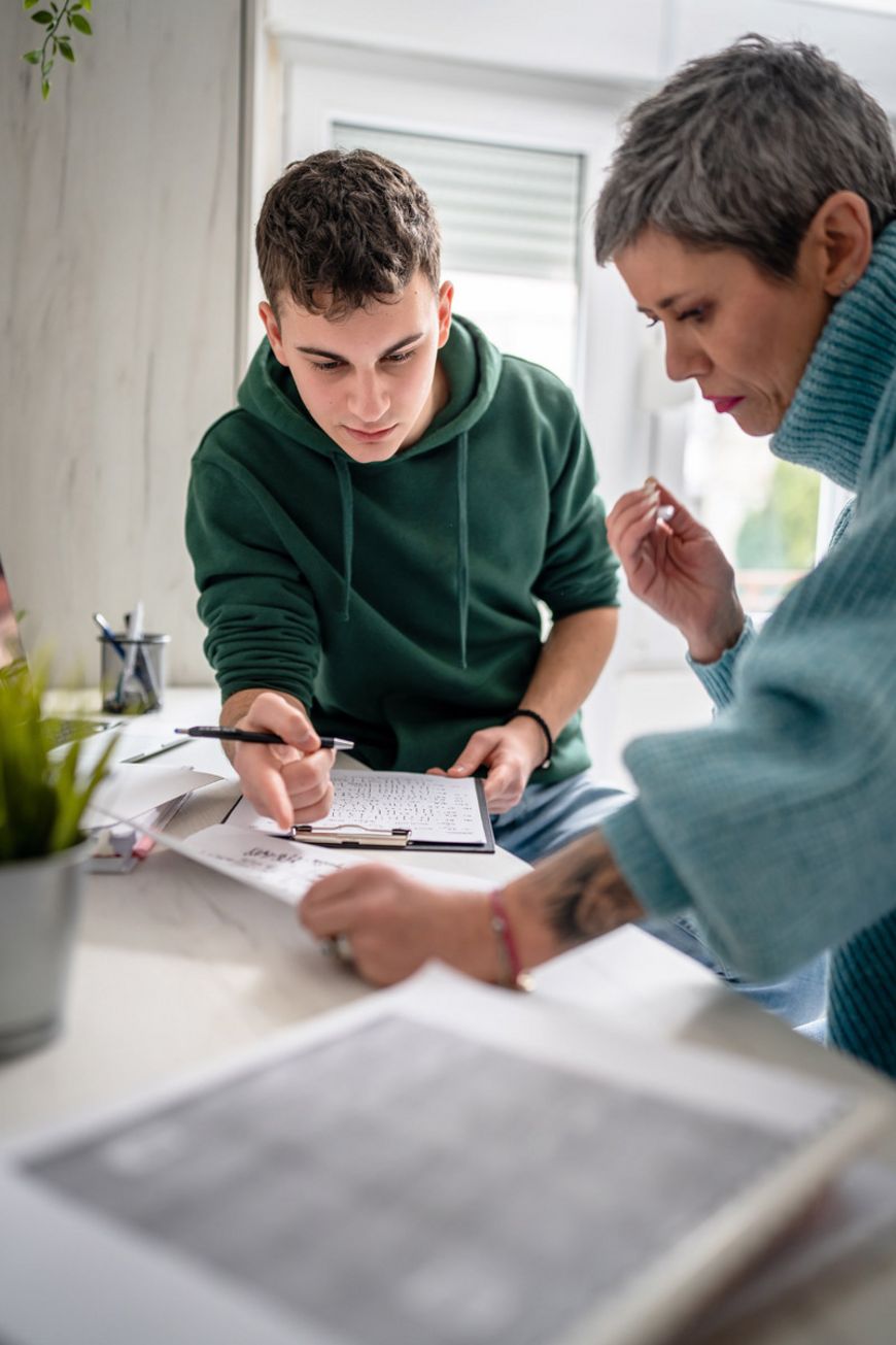 Le coûteux cap des 18 et 25 ans pour l’assurance maladie