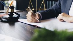 Notaires biennois  payés à la tâche