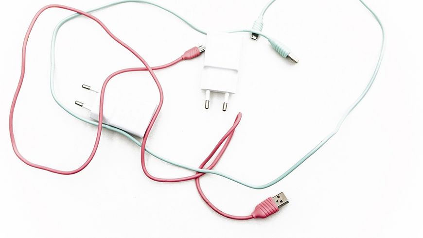 Pour un chargeur universel